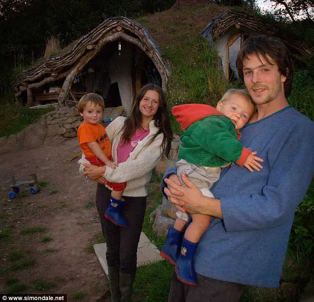 Want to live in a Hobbit House? This guy from UK built one for £3000