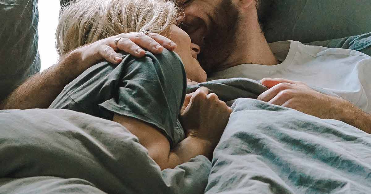 7 Incredible Benefits of Cuddling