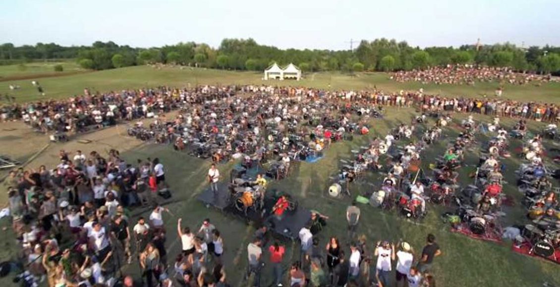 1,000 Musicians Play Foo Fighters Song to Send a Very Special Message