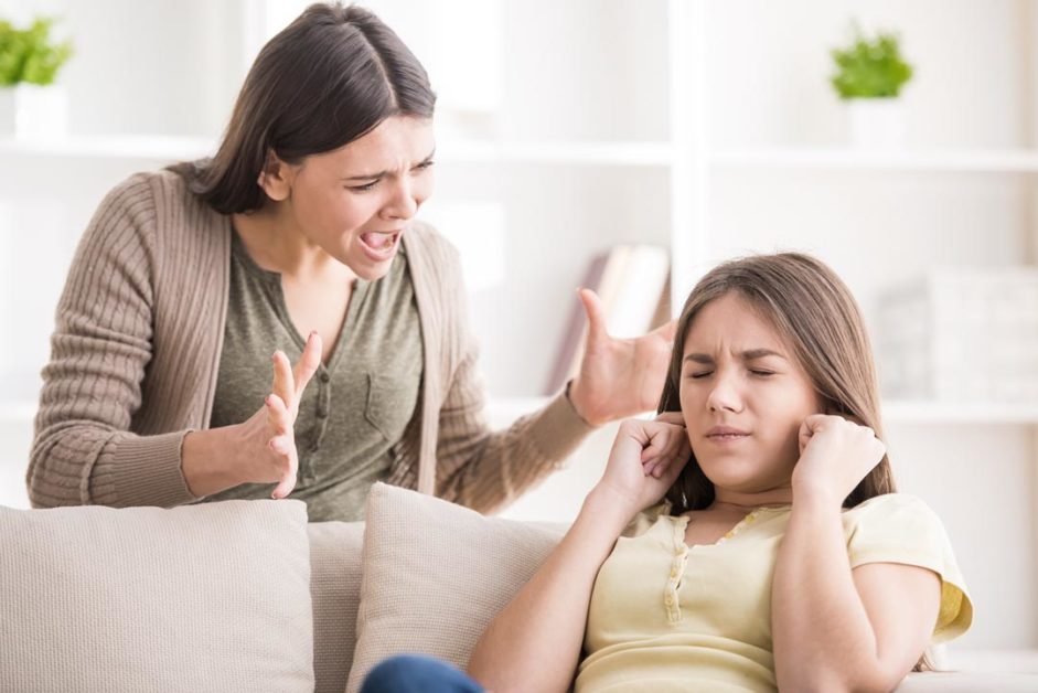 5 telling signs your family is toxic and how to deal with them