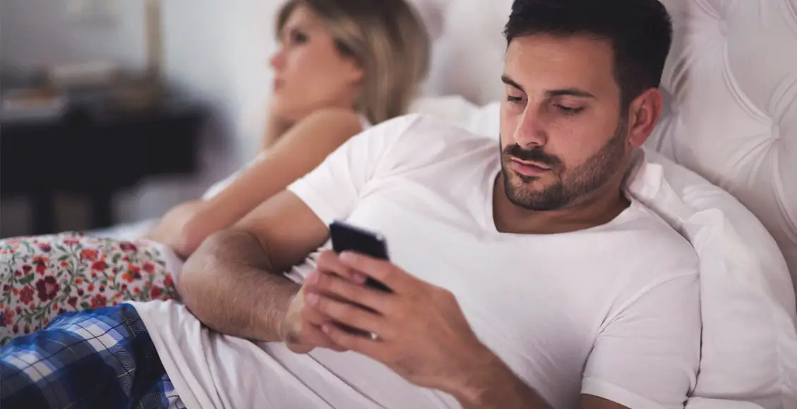 It's easier to read your men — 8 red flags that your man might be a cheater