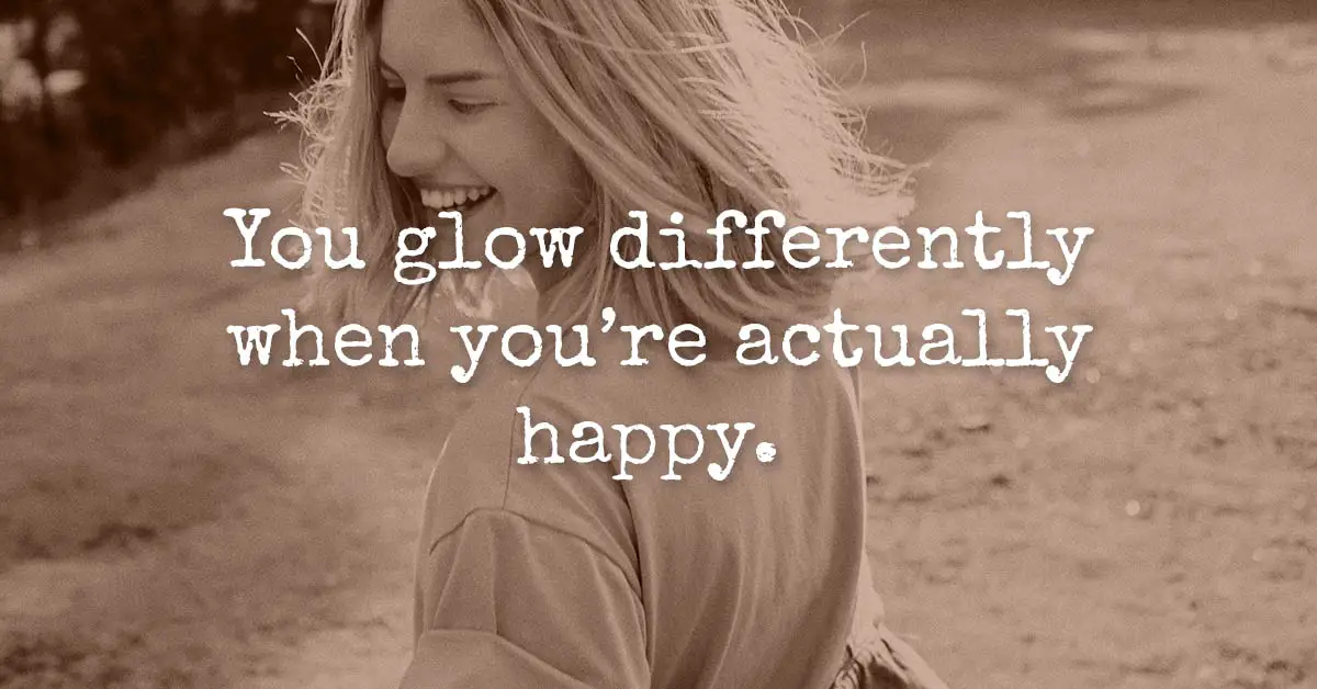 8 Awesome Things Happy People Do Differently
