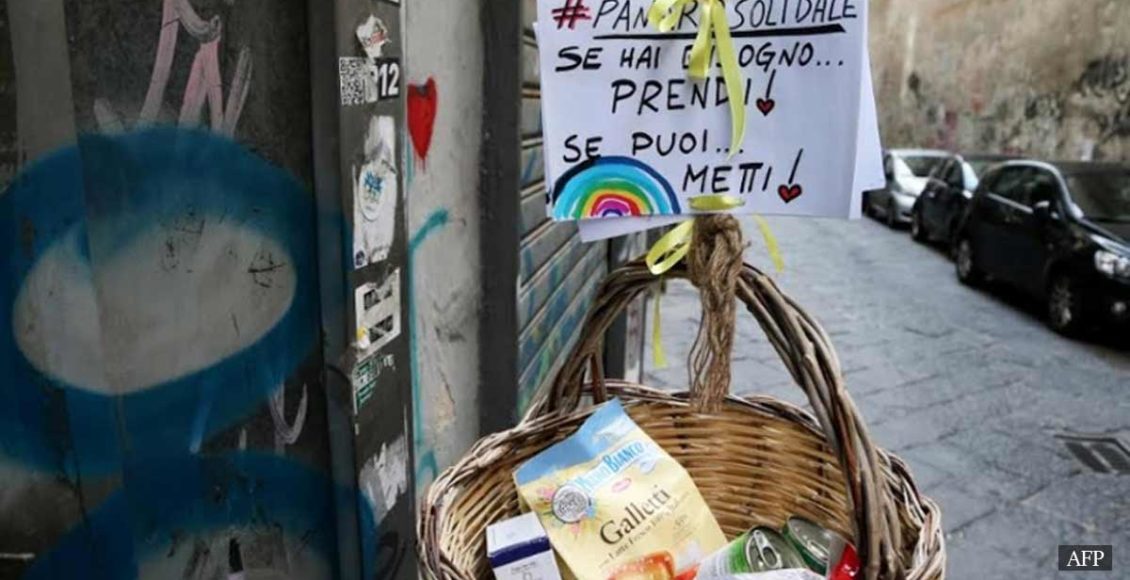 'Solidarity baskets' provide food for the homeless in Naples during the quarantine