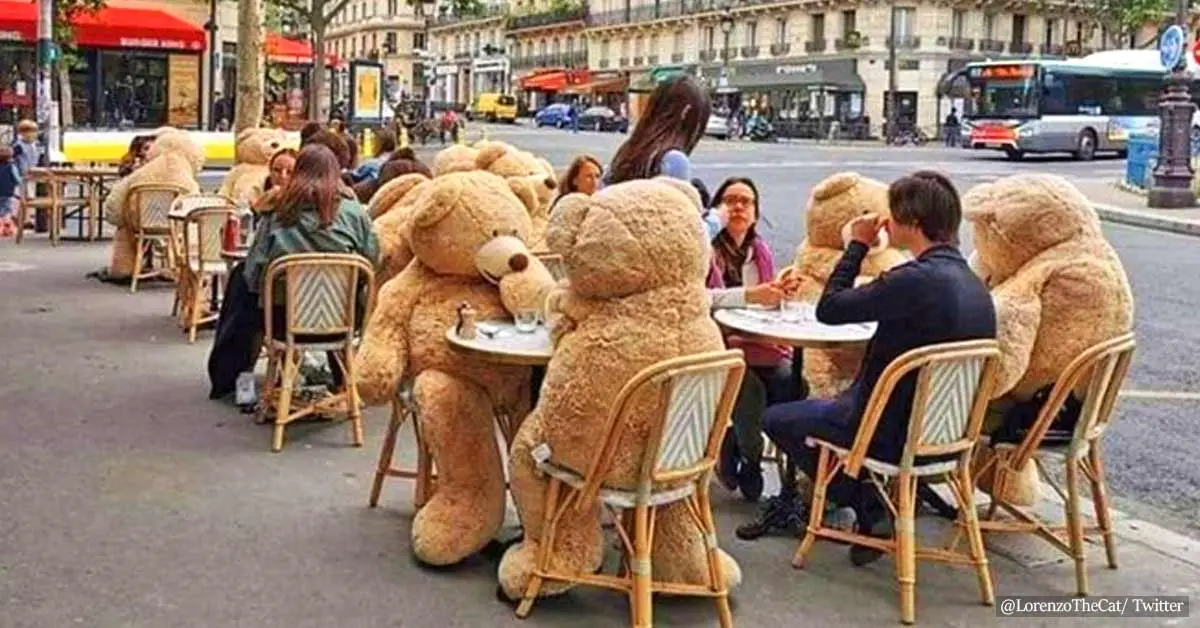 Giant teddy bears socially distance customers at a Paris cafe