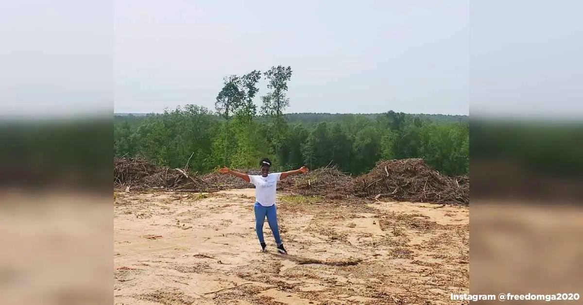 19 black families buy 97 acres of land in Georgia to build a safe town for people of color