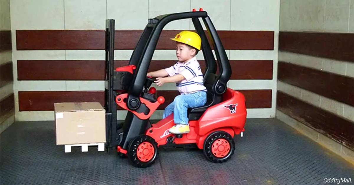 Attention DADS! Pedal Powered Forklift For Kids That Actually Picks Stuff Up IS A THING