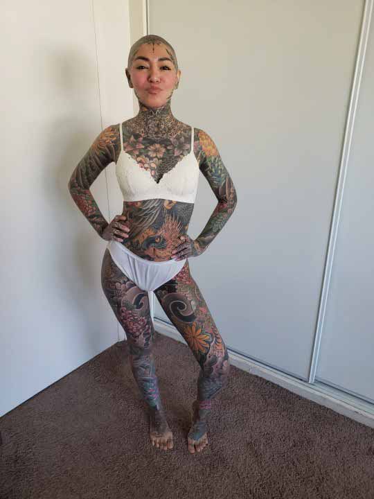 Woman Gets Tattooed From Head To Toe Including Genitals Spends Almost Laptrinhx News