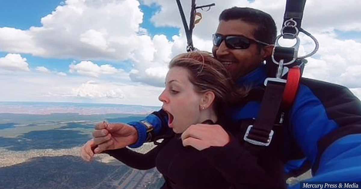 Skydiver proposes to his girlfriend while plunging from 16,000 feet