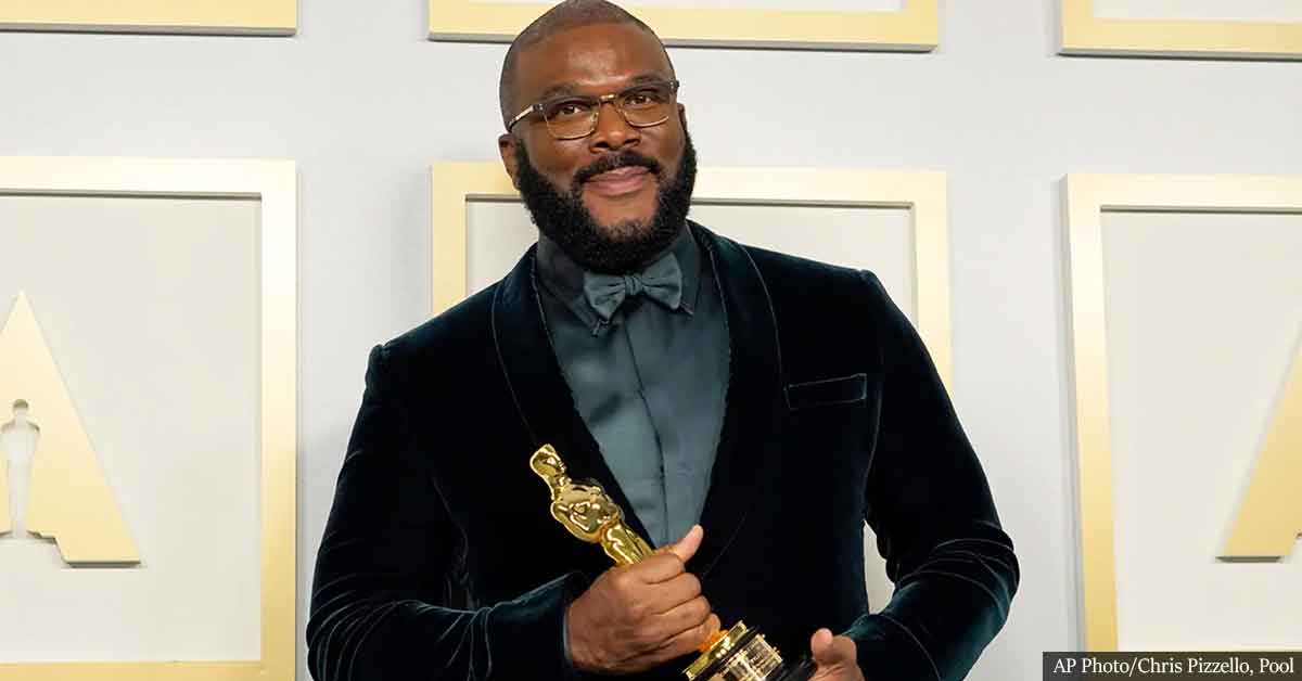 Tyler Perry In Epic Oscar Speech: ‘I Refuse To Hate Someone Because They Are A Police Officer’